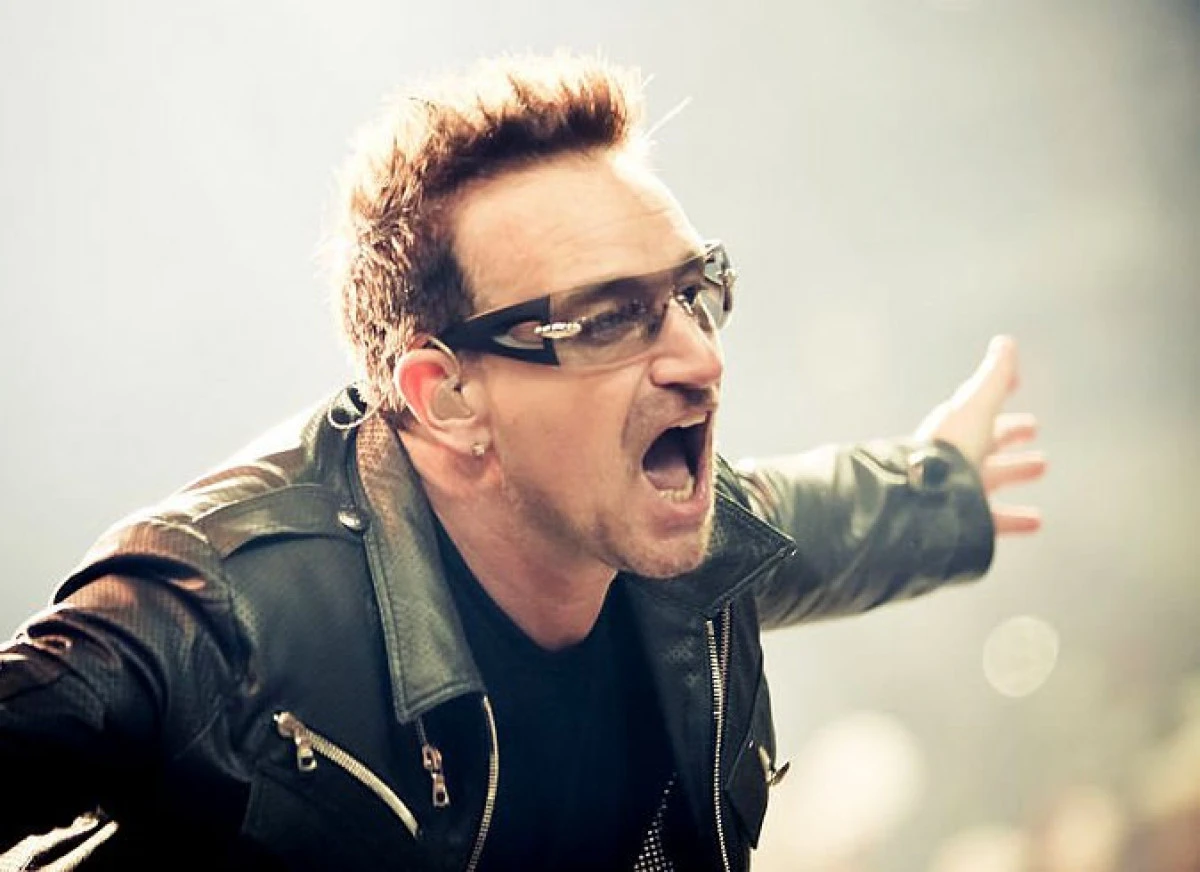 Bono interpretează noua melodie „Let Your Love Be Known” prin intermediul streamingului live