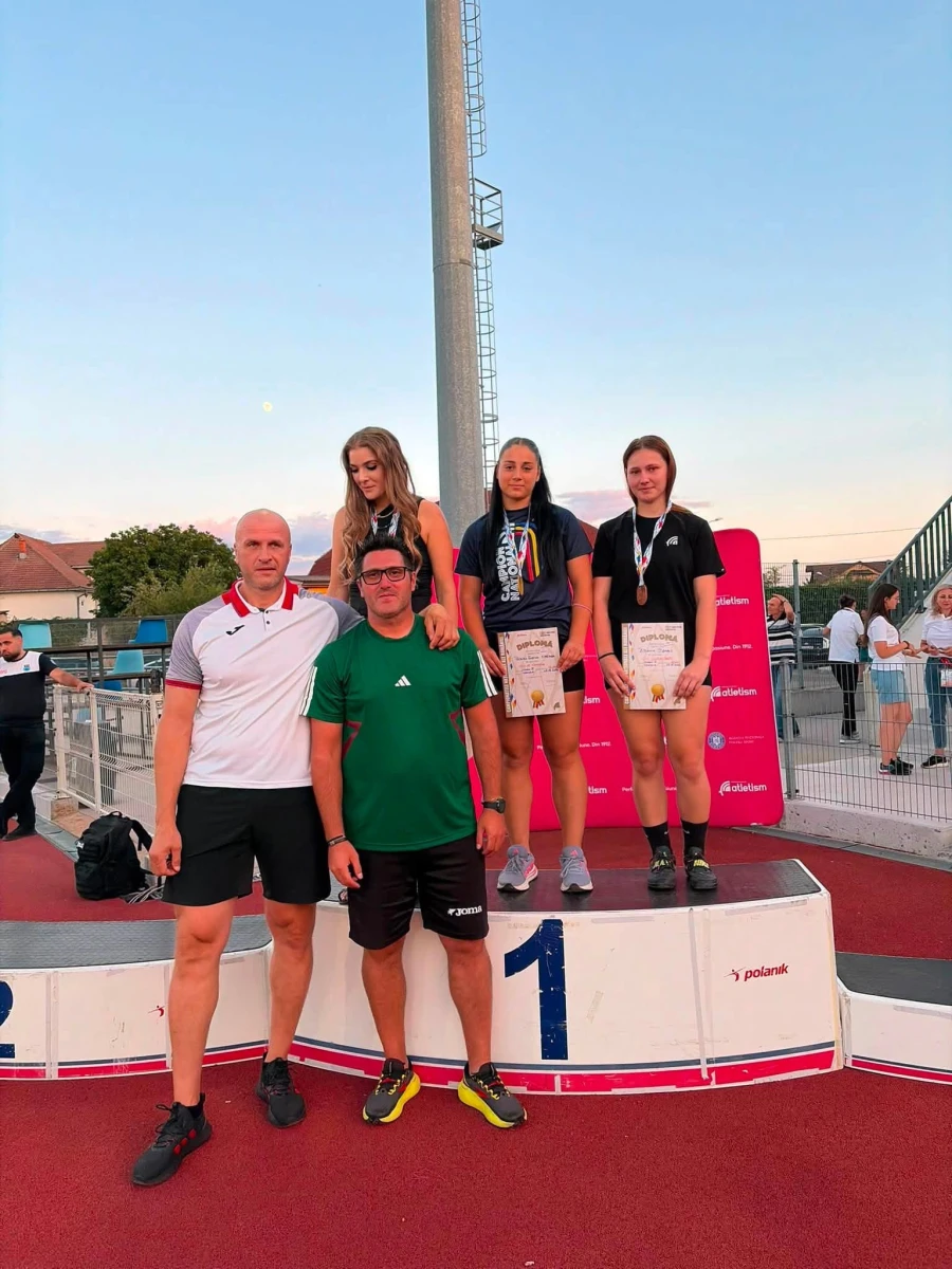 Briana Szabo, medalie de bronz la seniori, la doar 16 ani