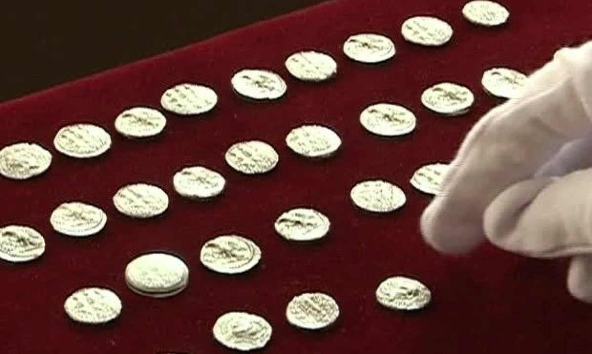 BUNURILE SUSTRASE DIN SITURILE ARHEOLOGICE ROMANESTI AU FOST RECUPERATE SI DEPUSE LA MUZEUL NATIONAL DE ISTORIE AL ROMANIEI