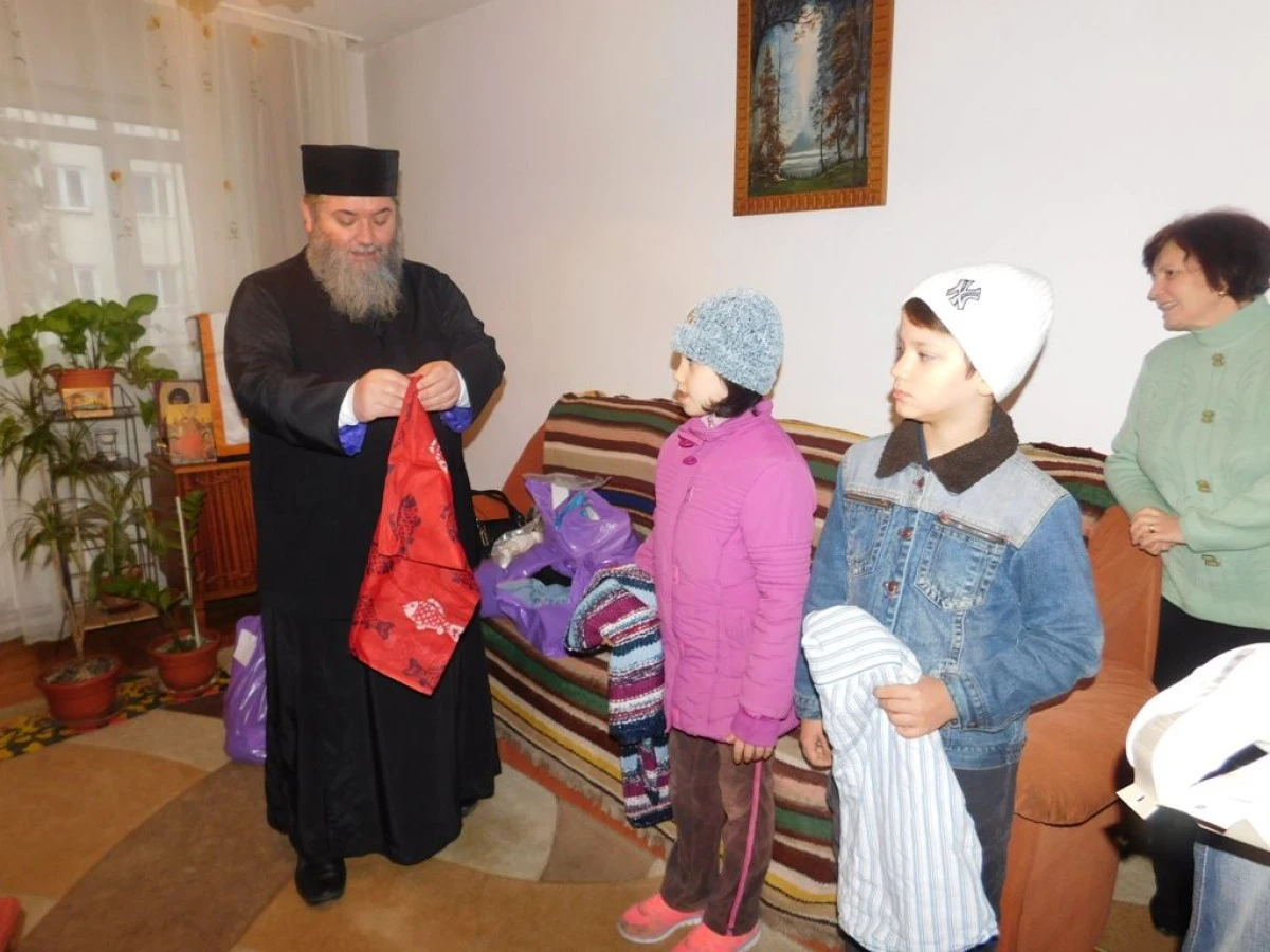 CADOURI PENTRU COPIII DEFAVORIZATI DIN PARTEA ARHIEPISCOPIEI ARAD