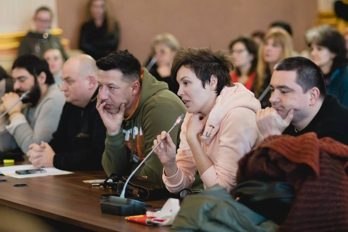 Câinii comunitari şi spaţiile verzi, în dezbatere publică