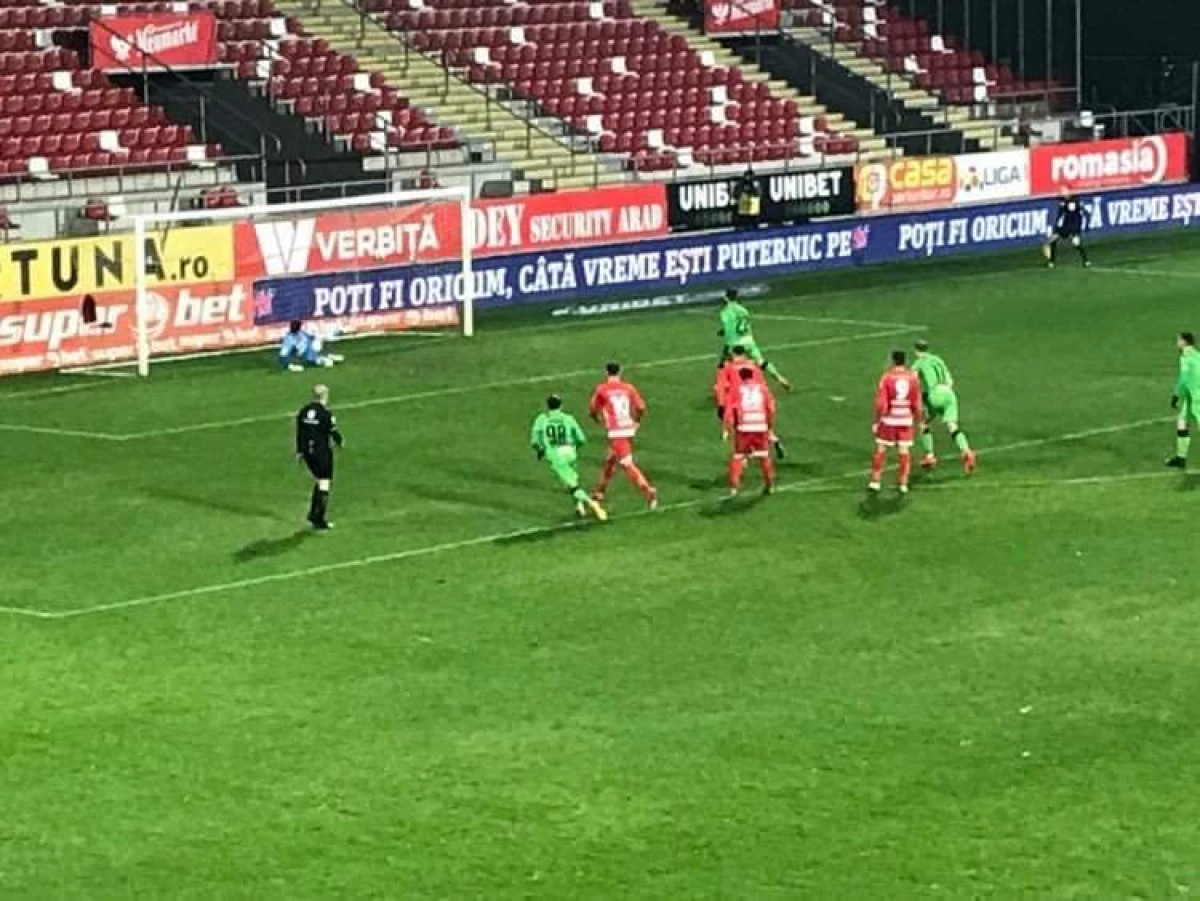 "Câinii roşii" prelungesc coşmarul de acasă al UTA-ei! Dinamo se relansează, la Arad, în lupta la play-off