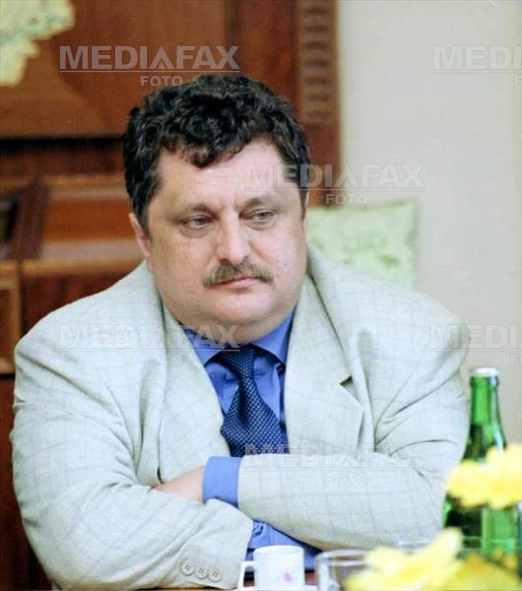 Caius Parpală a fost reținut, fiind acuzat că a luat mită 8.000 de lei