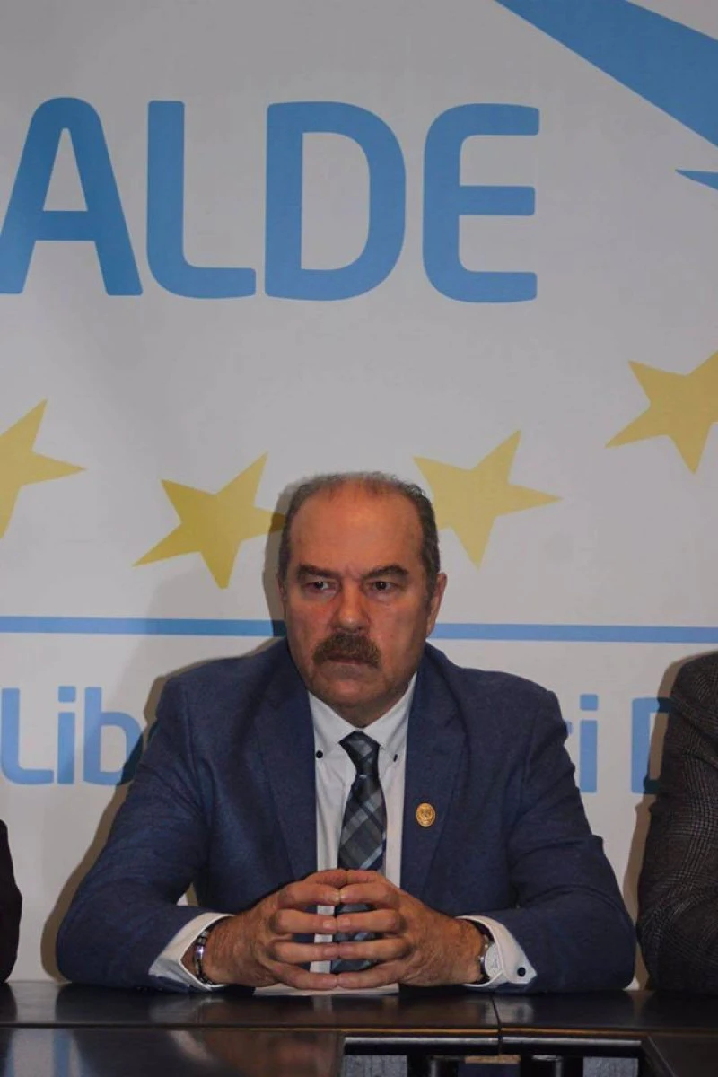 Calimente a folosit metoda “Anastase” pentru a scăpa de câţiva adversari din ALDE