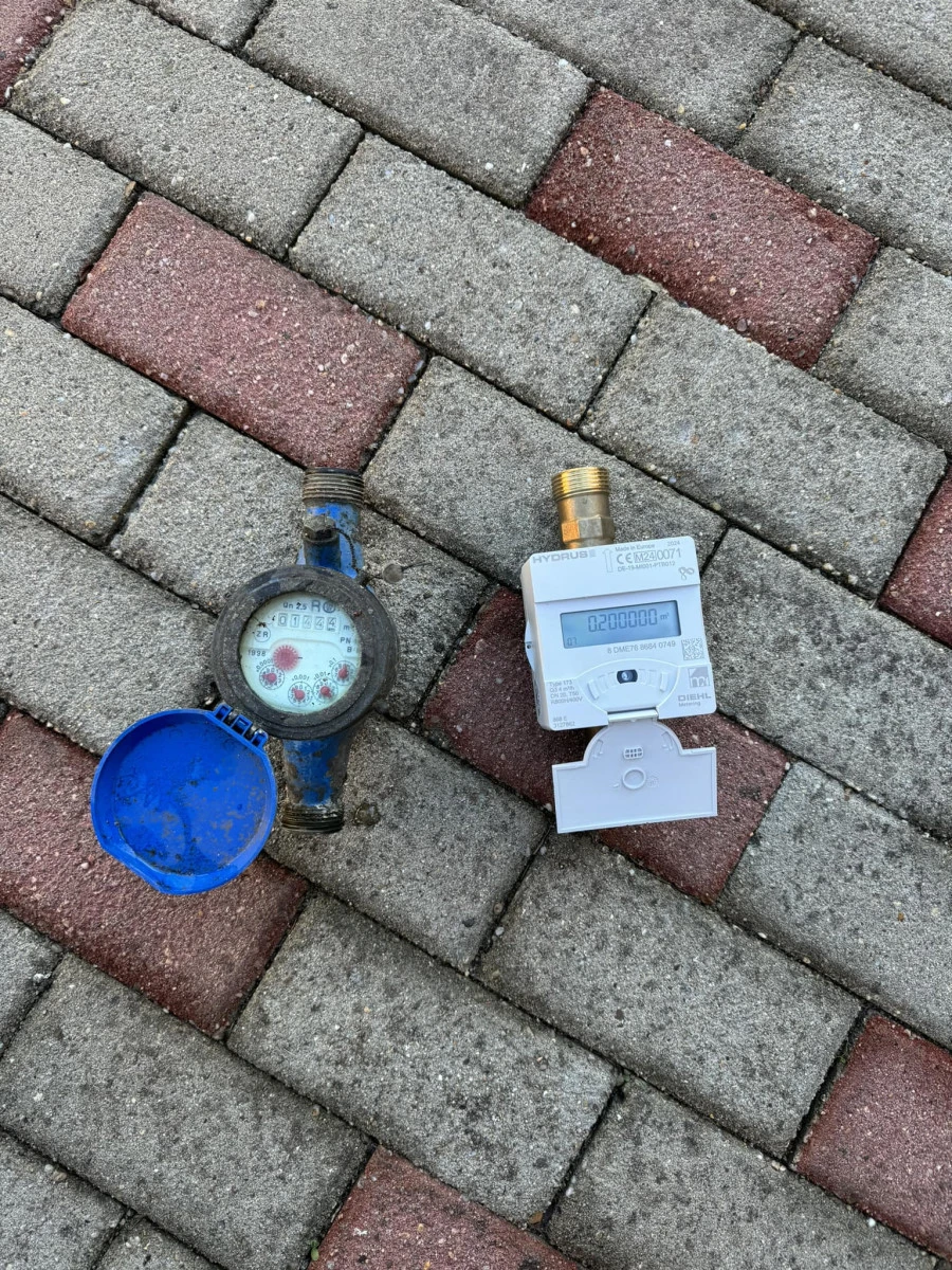 Campania de înlocuire a vechilor apometre cu contoare cu citire la distanță în Ineu și Nădlac