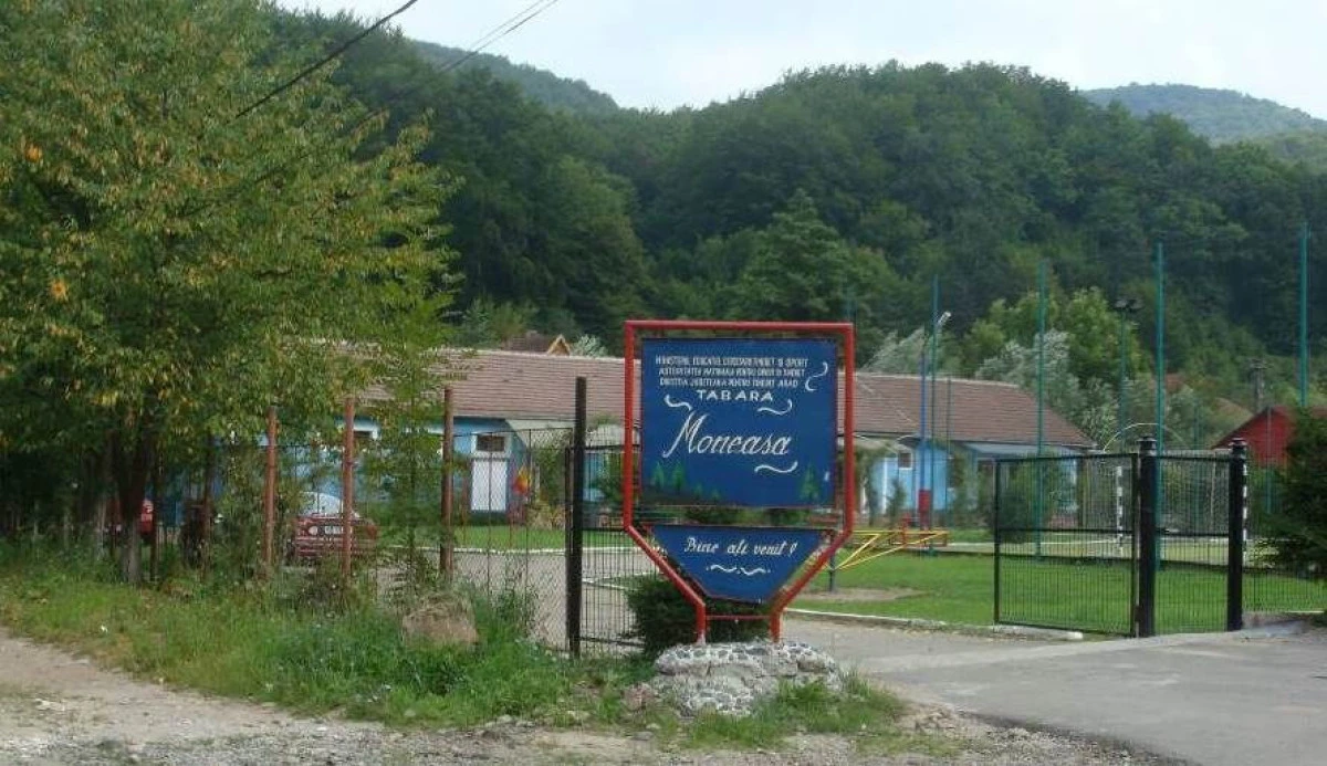 CAMPANIE DE INFORMARE A ISU ARAD IN TABARA DE LA MONEASA