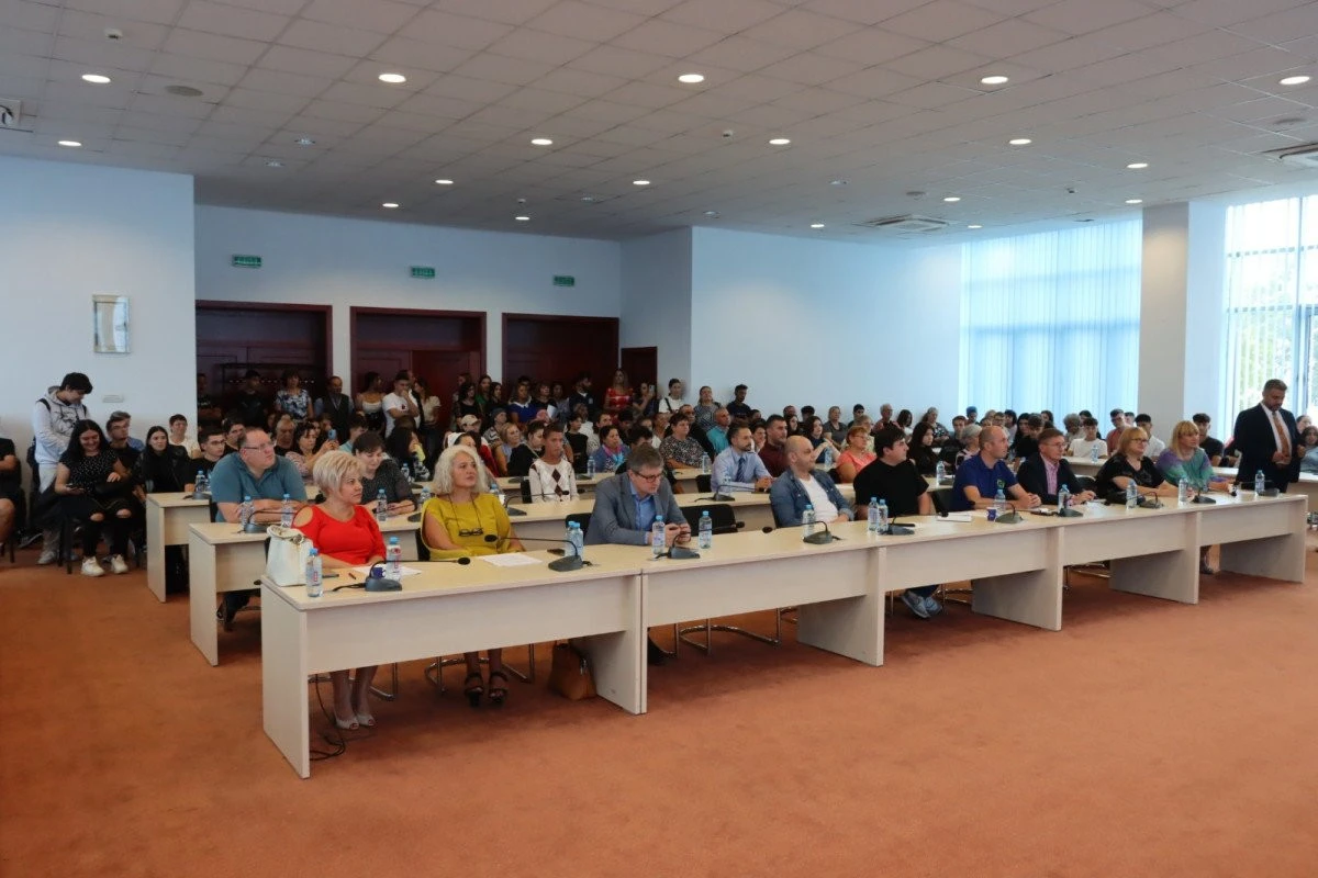 Campanie de informare a tinerilor instituționalizați