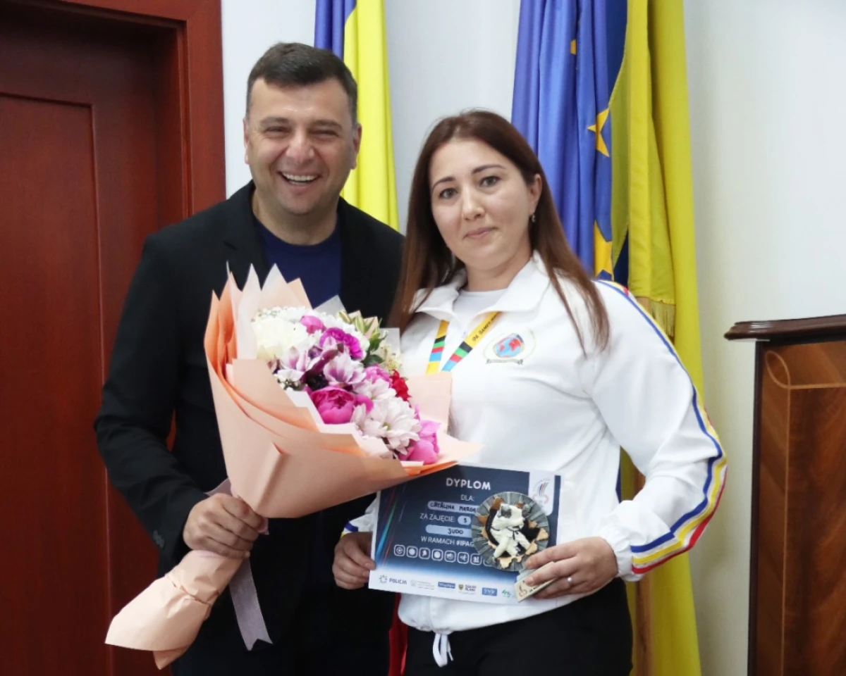 Campioana la judo Cătălina Margea, în vizită la Consiliul Județean