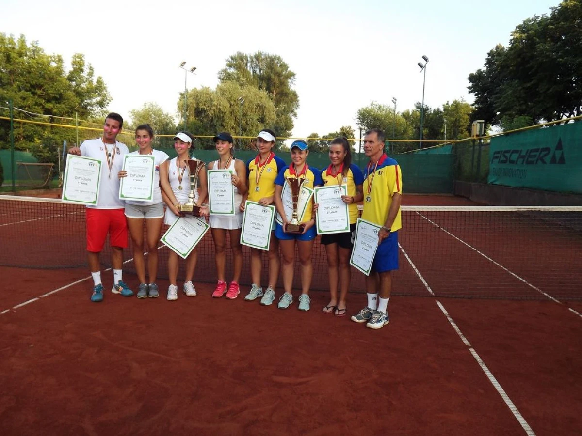 CAMPIOANELE LA DUBLU JUNIOARE DE LA ROLAND GARROS AU JUCAT  LA ARAD
