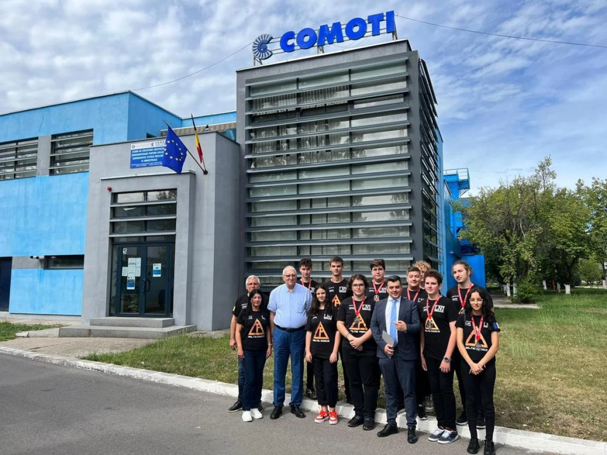 Campionii mondiali, laureați cu aur la Houston, arădenii de la Delta Force, i-au prezentat ministrului Sebastian Burduja proiectele lor și planurile de viitor