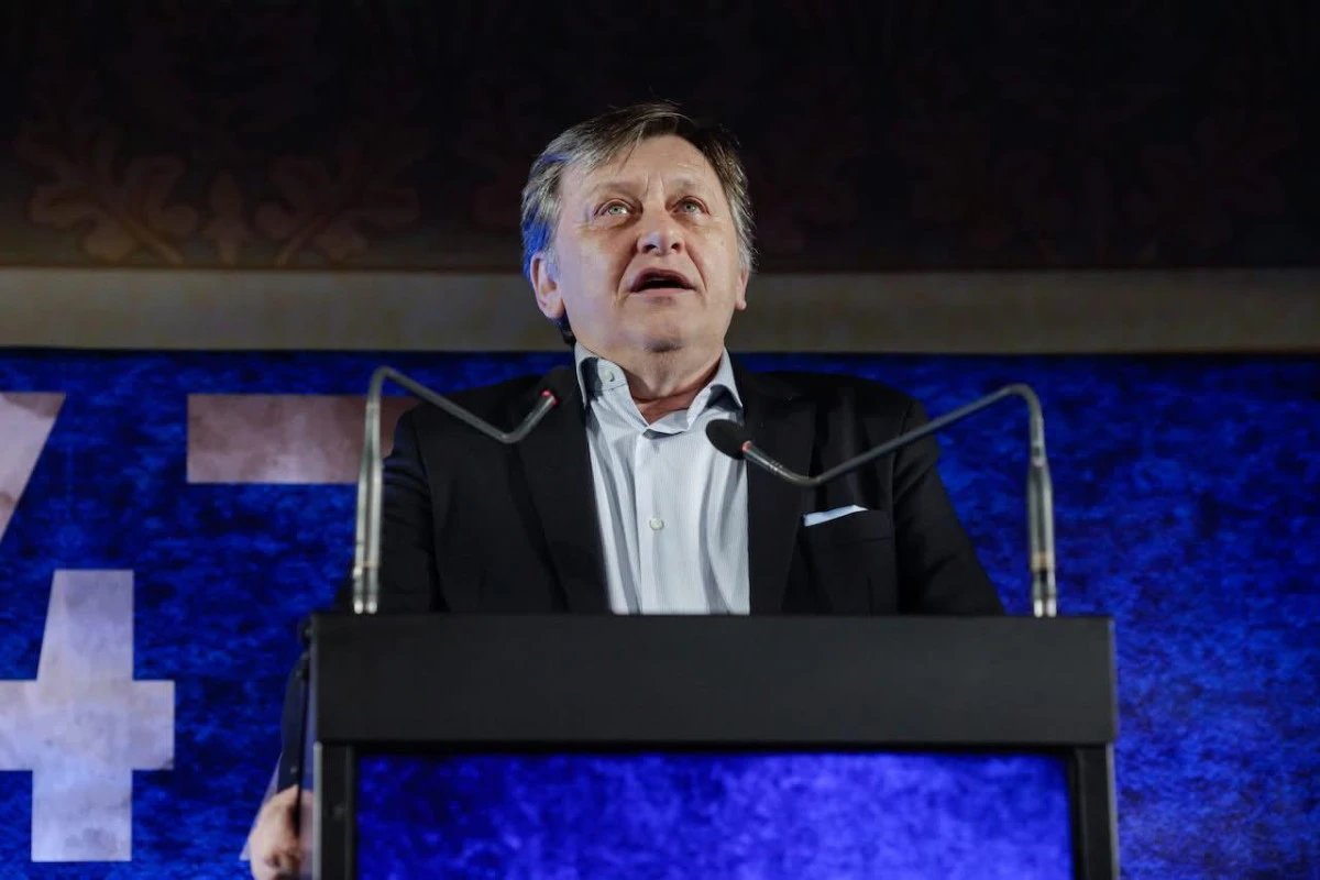 Candidatura lui Crin Antonescu, validată de Biroul Electoral Central