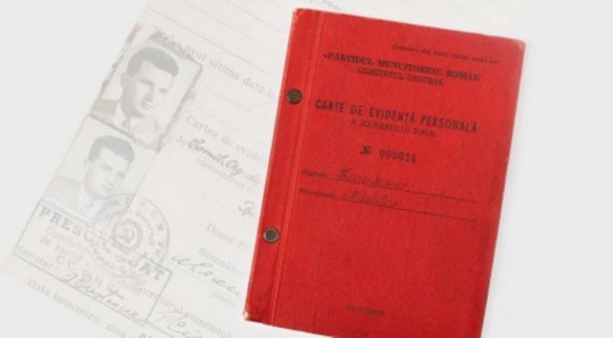 CARNETUL DE PARTID AL LUI CEAUSESCU SI POSETA GUCCI A SOTIEI DICTATORULUI, LA LICITATIA ARTMARK