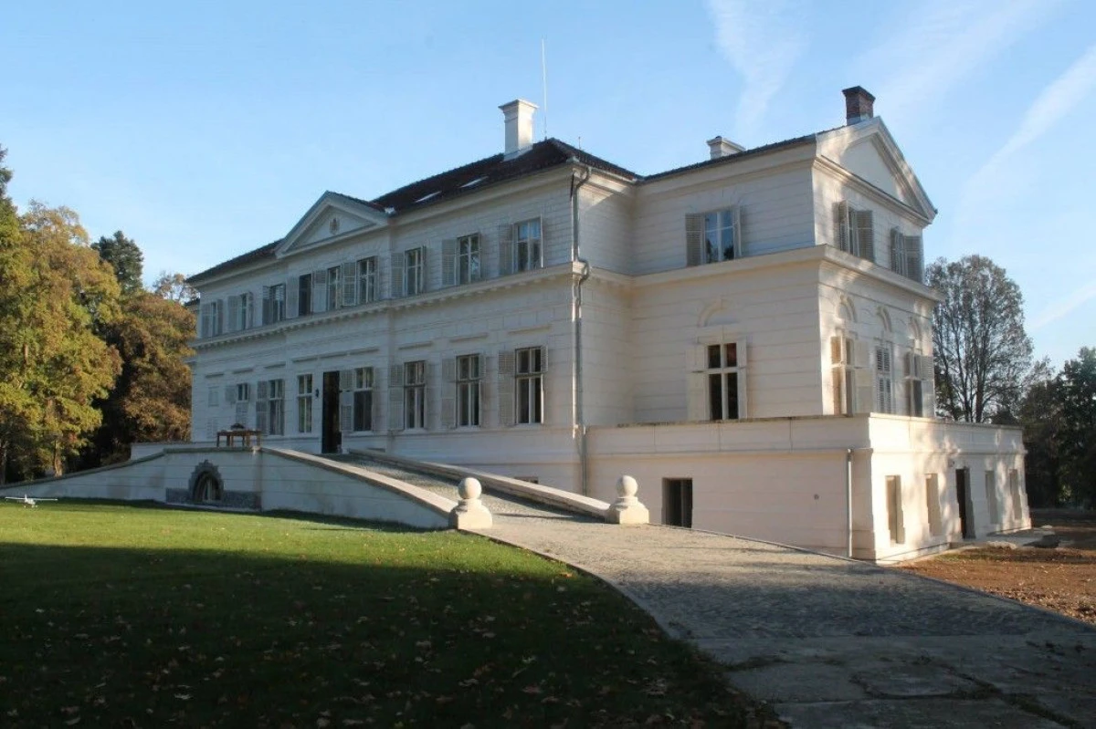 CASTELUL REGAL DE LA SAVARSIN A FOST RESTAURAT, DUPA OPT ANI DE LUCRARI