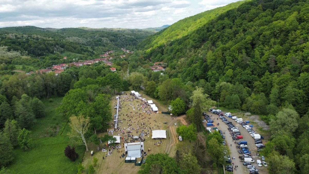 Castelul Săvârșin găzduiește Festivalul "Suflet de România", în weekend
