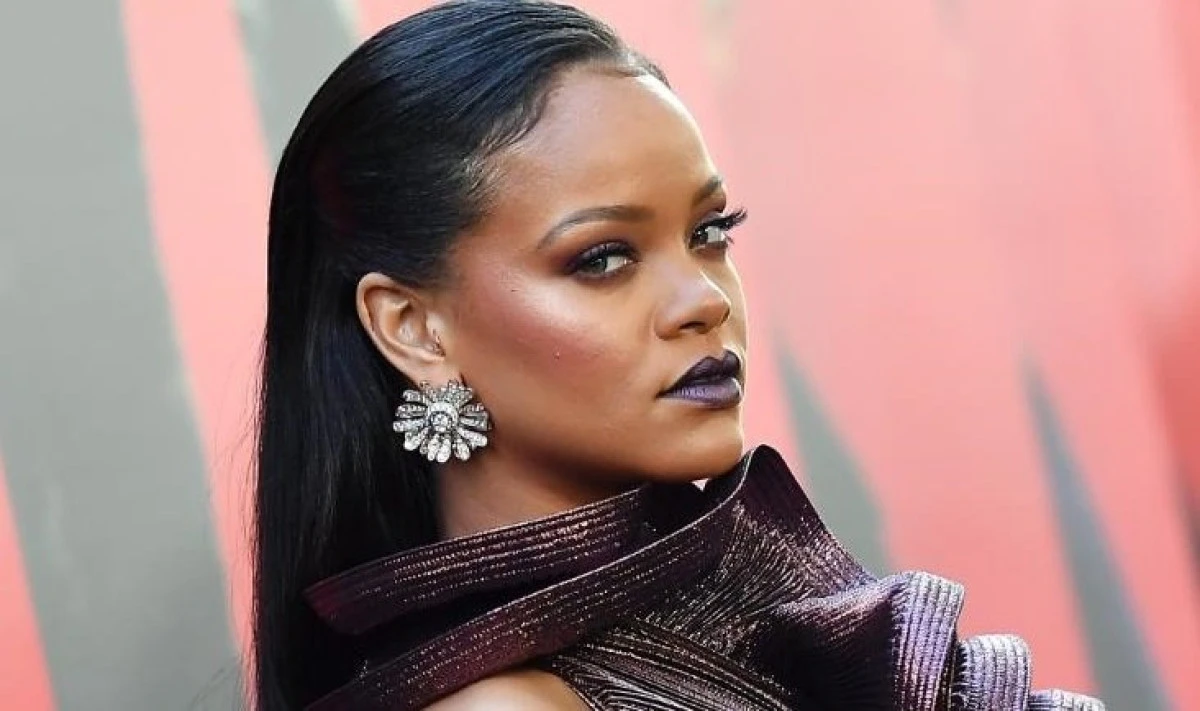 Cât a donat Rihanna pentru lupta cu pandemia de coronavirus