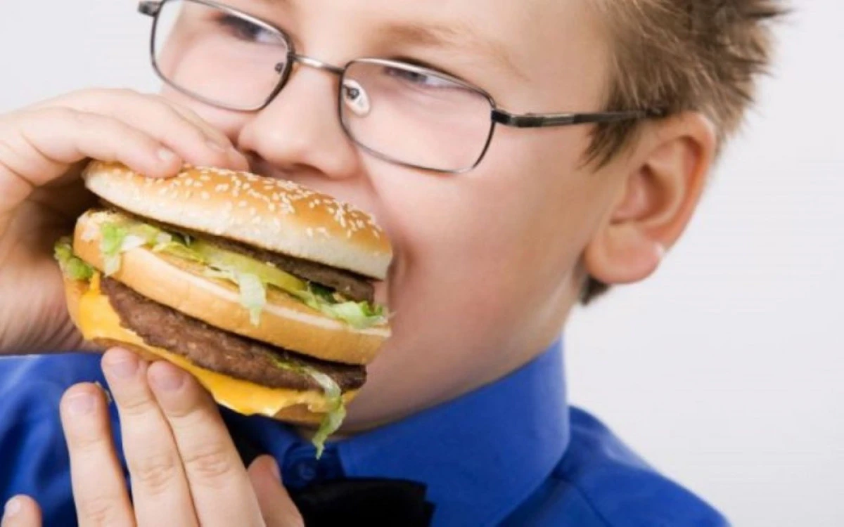 Cât de periculoase sunt alimentele ultraprocesate