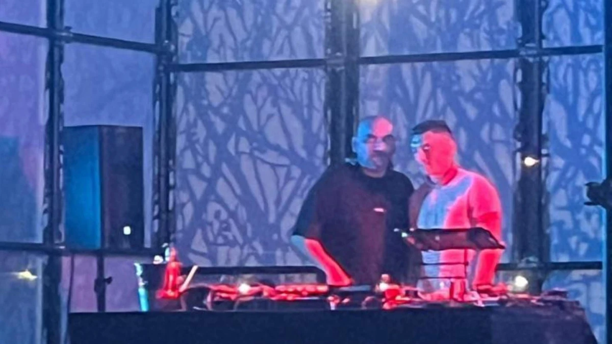 Cât mai rezistă Keșeru la Arad?! Utistul plătit regește a fost Dj la un party, în weekend...