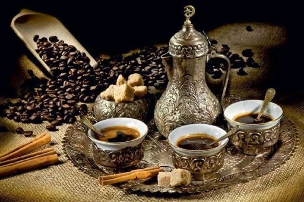 CÂTĂ CAFEA ESTE RECOMANDAT SĂ BEM ÎNTR-O ZI