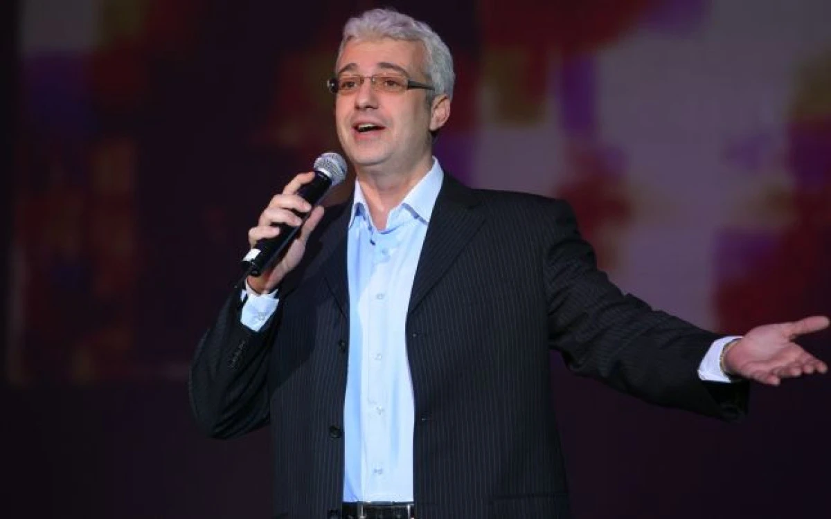 Cătălin Crișan împlinește astăzi 52 de ani