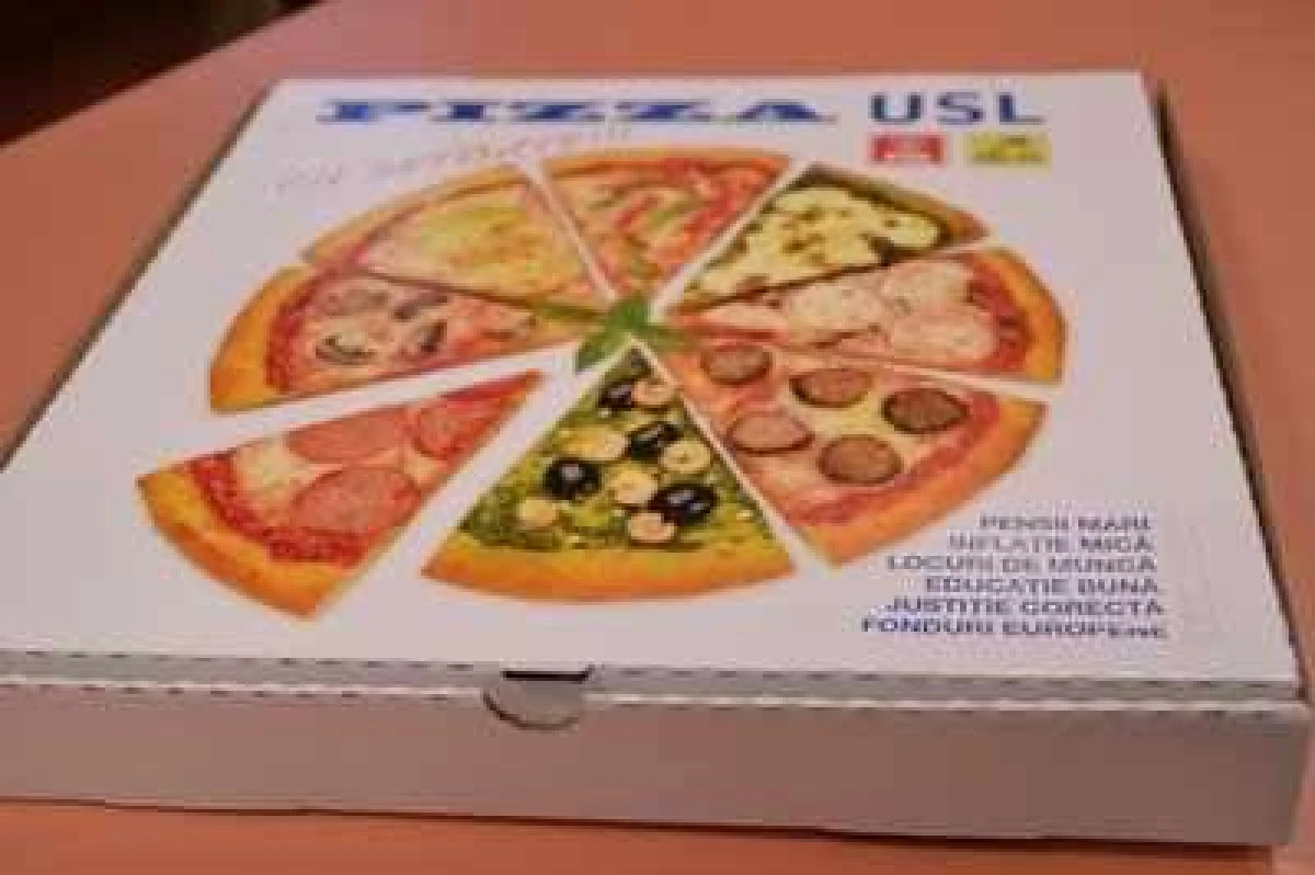 Catering(ă) la Primăria Arad: Consilierii PSD l-au servit pe Falcă cu o pizza pentru patru persoane