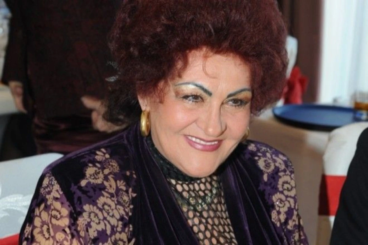 CATI BANI DA ELENA MERISOREANU PENTRU A FI MEREU ARANJATA: "PRIMESC O PENSIE BUNA, BANI DE COAFOR"