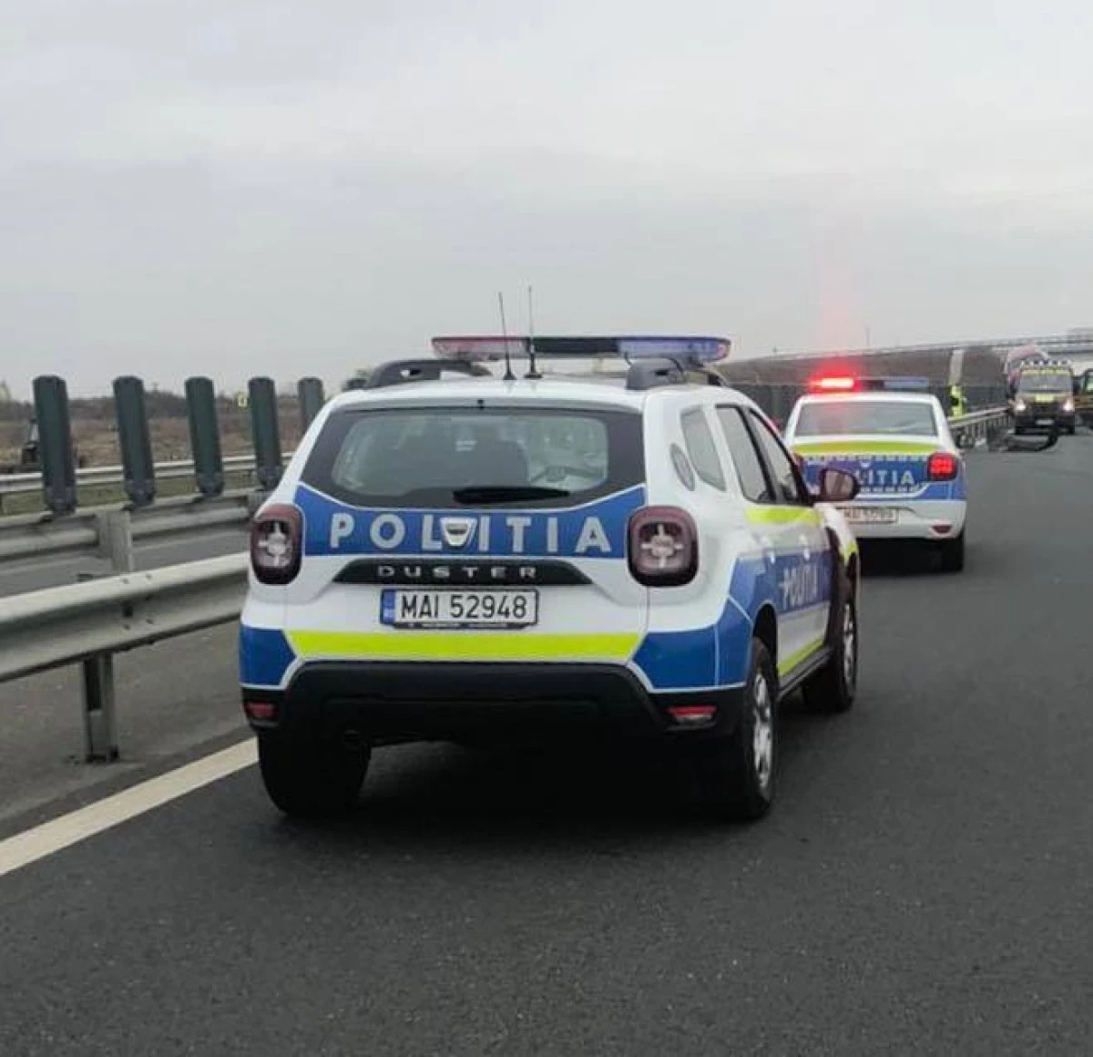 Cauza accidentului de azi dimineaţă de pe A1 a fost poleiul. Autostrada, blocată mai bine de două ore