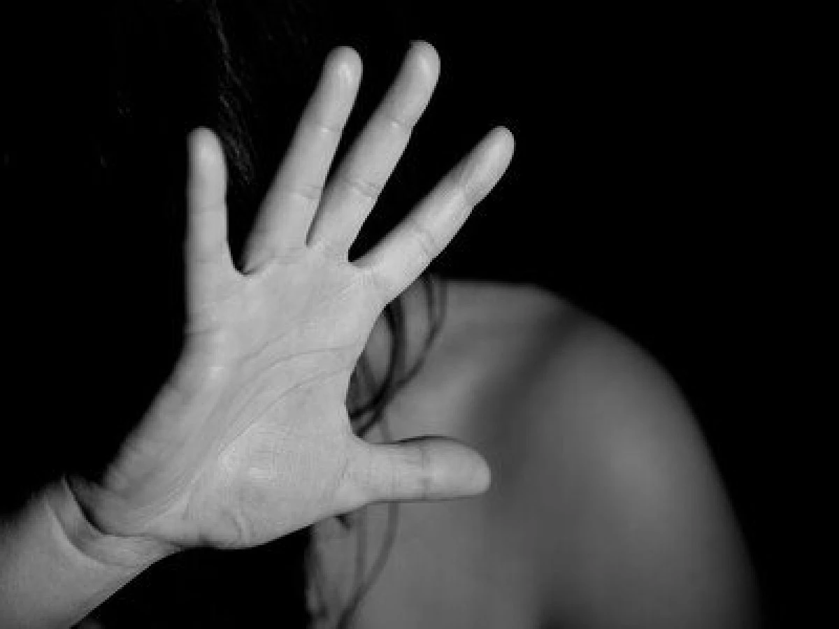 Caz grav, ziua în amiaza mare, în Micălaca: o femeie și-a văzut moartea cu ochii în pragul apartamentului în care locuiește!