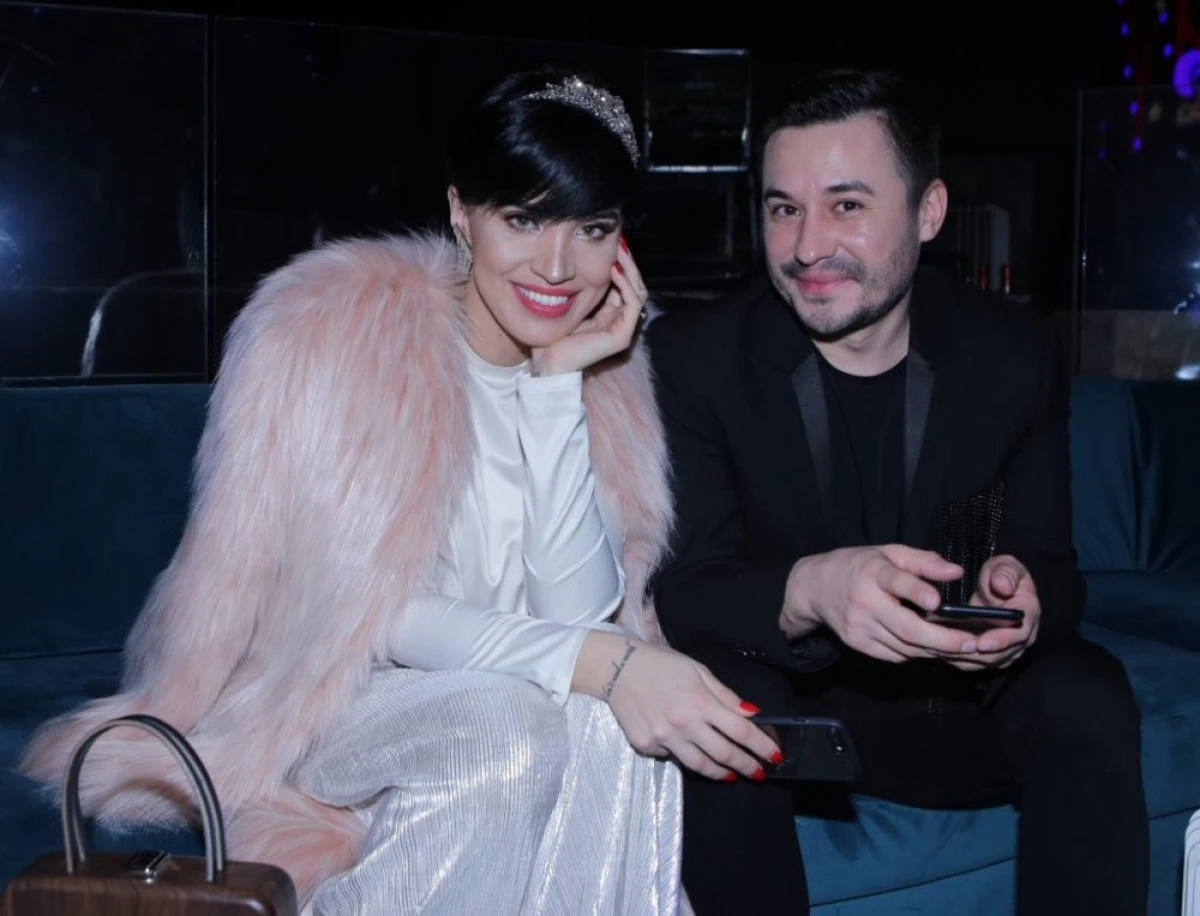 Ce a hotărât Adelina Pestrițu în privința nașterii