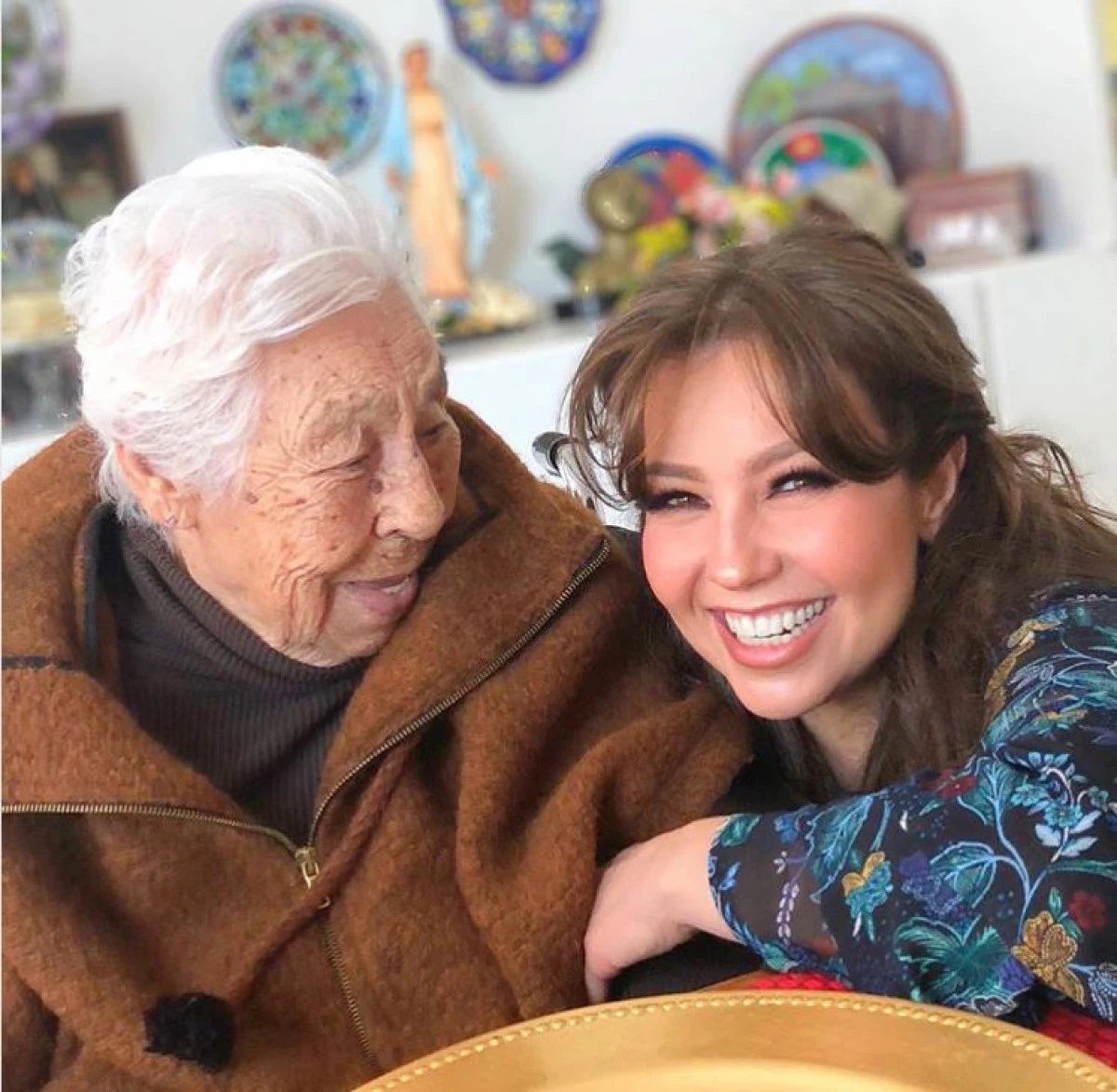 Ce cadou a făcut Thalia bunicii ei care a împlinit 100 de ani
