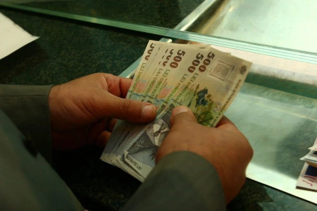 CE DOBANDA PLATESC BANCILE DIN ROMANIA  PENTRU UN DEPOZIT DE TREI LUNI