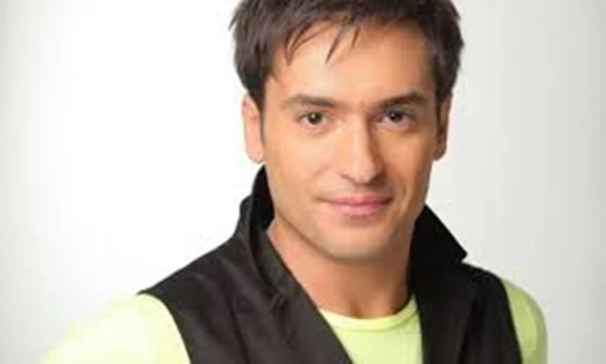 CE FACE RADU VALCAN CAND NU ESTE CU ADELA POPESCU!