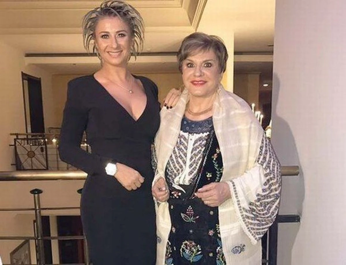 Ce se va întâmpla cu cele 70 de costume populare ale Ionelei Prodan