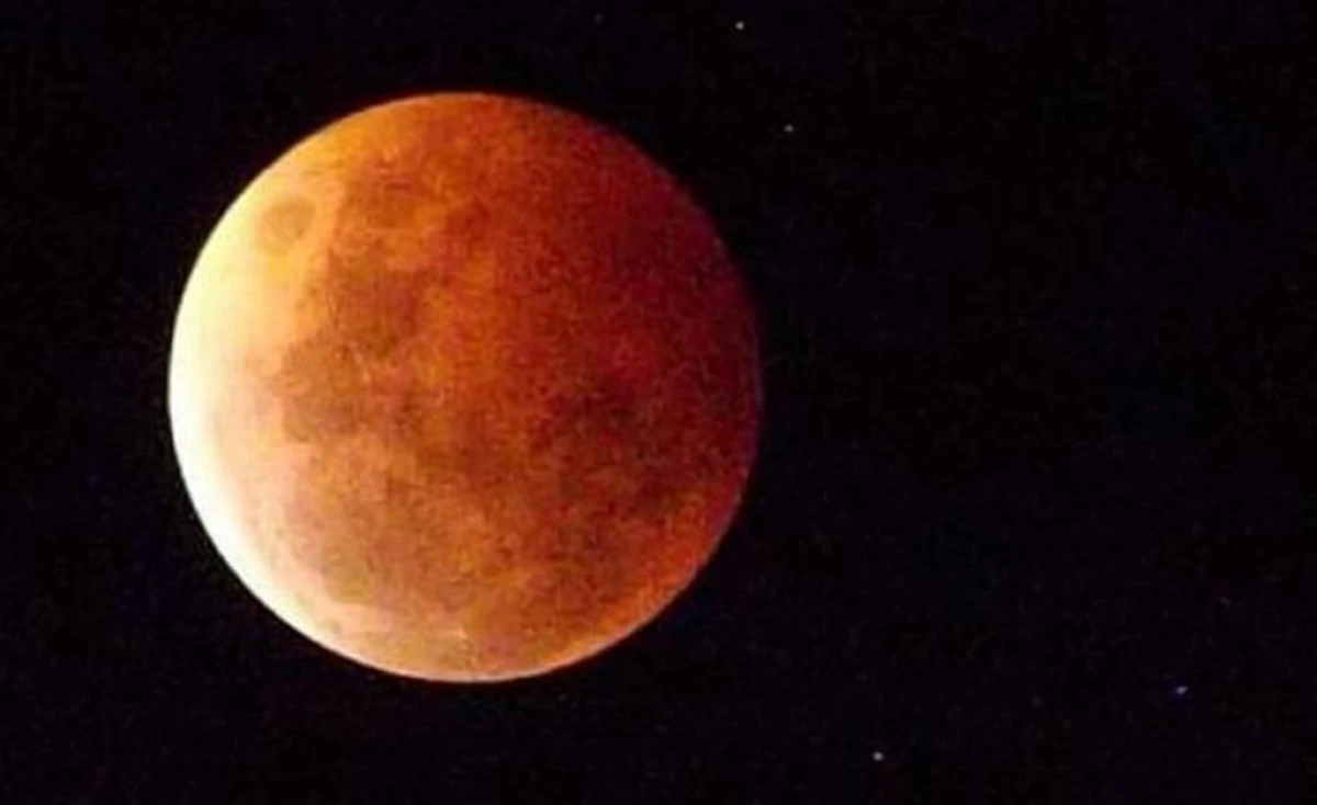 CEA MAI SCURTA ECLIPSA TOTALA DE LUNA A SECOLULUI