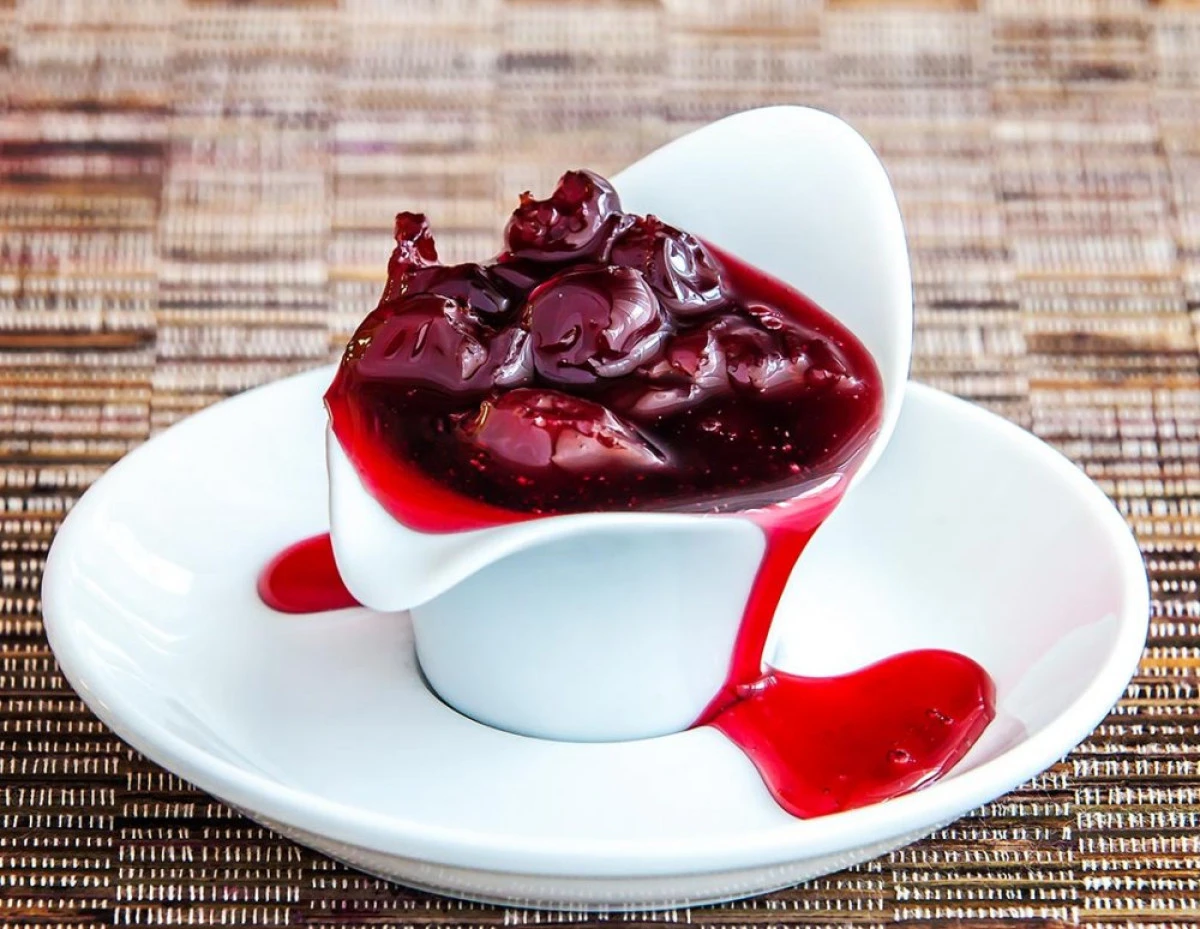 Cea mai simplă rețetă de dulceață de vișine