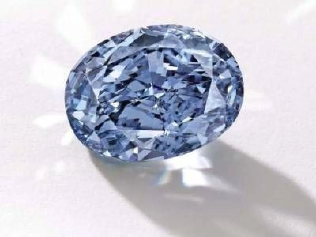 CEL MAI MARE DIAMANT OVAL DE CULOARE ALBASTRA VA FI VANDUT LUNA VIITOARE LA HONG KONG
