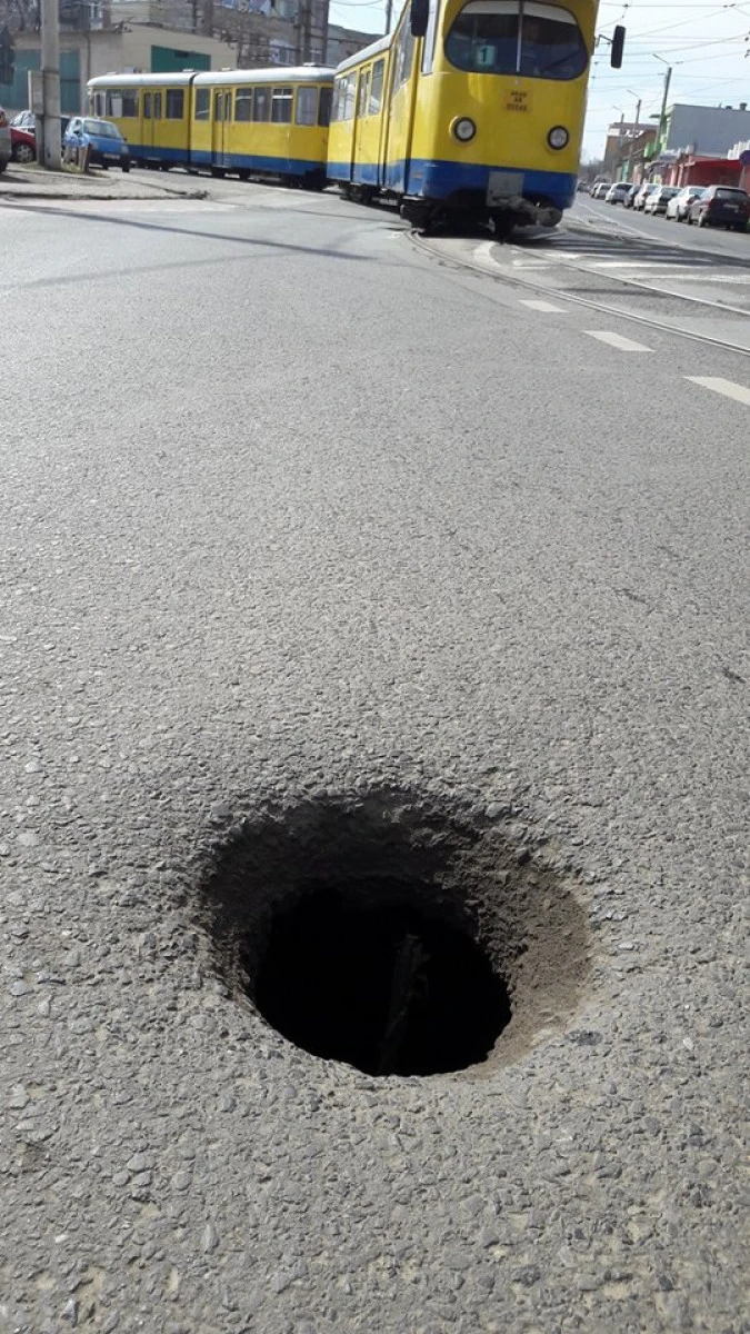 Cele mai „tari” gropi din municipiul Arad. O GALERIE FOTO.... tristă