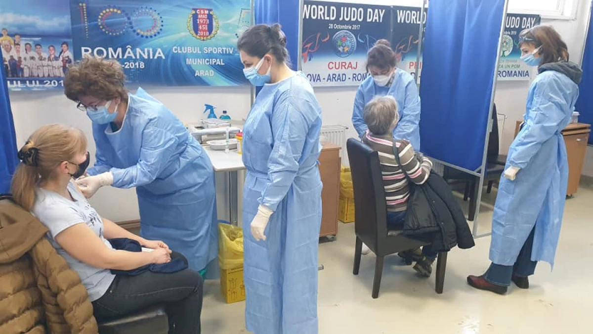 Centrele de vaccinare din municipiu își prelungesc programul