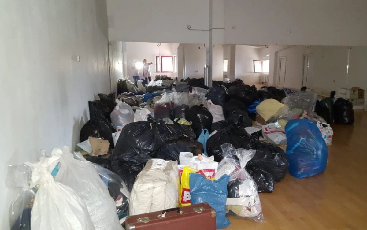 Centru de colectare a donațiilor pentru sinistrați, la Bazinul Delfinul