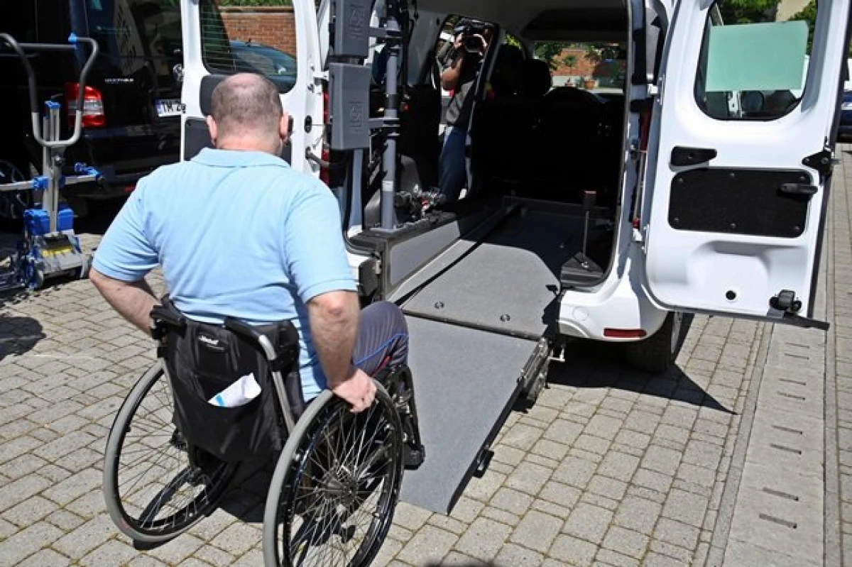 ”Centru de mobilitate – taxi gratis” pentru persoanele cu dizabilități va fi lansat la Arad