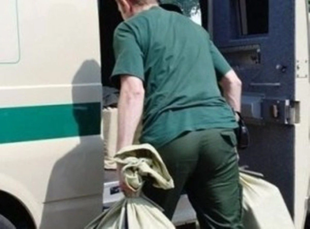CERCETAT PENTRU CA A FURAT BANI DE LA O FIRMA TRANSPORT VALORI