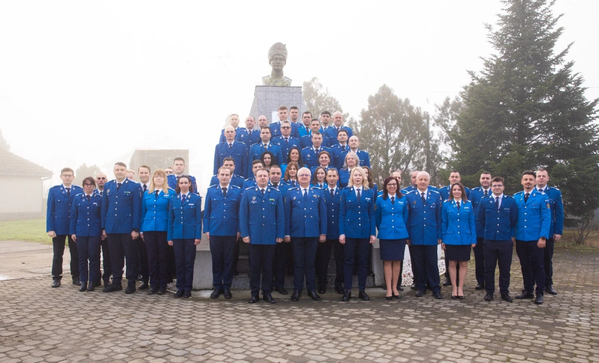 Ceremonie de avansare în grad la Inspectoratul de Jandarmi Județean Arad, cu ocazia Zilei Naționale a României