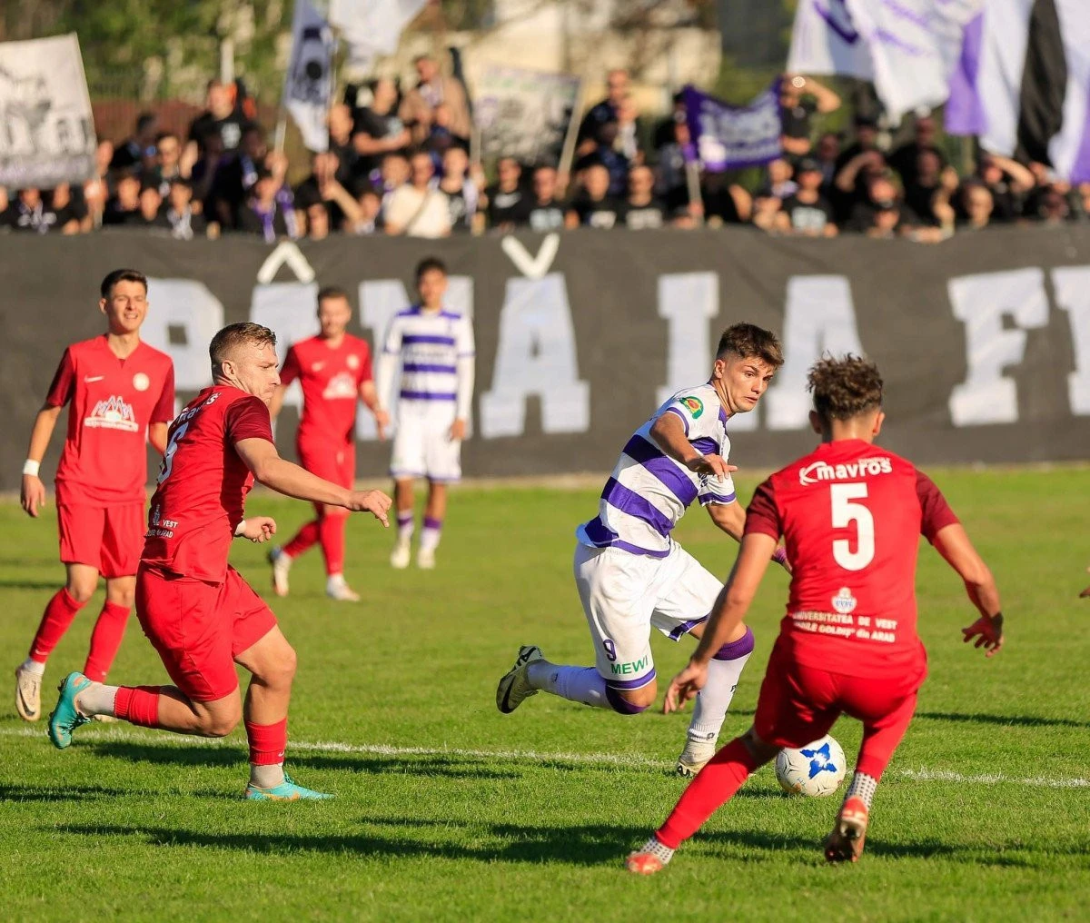 Cermeiul s-a deblocat în Liga a III-a, iar Viitorul a ținut-o în șah pe Poli!