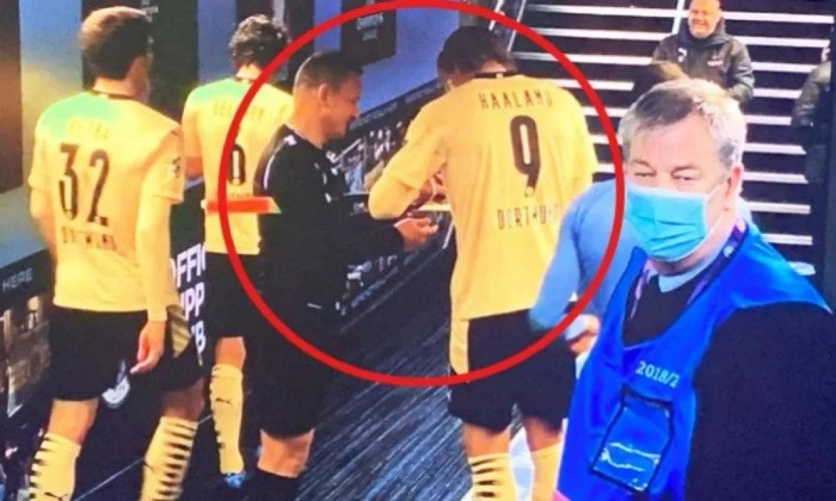 Champions League: Când Haaland semnează un autograf ... pentru arbitrul asistent român