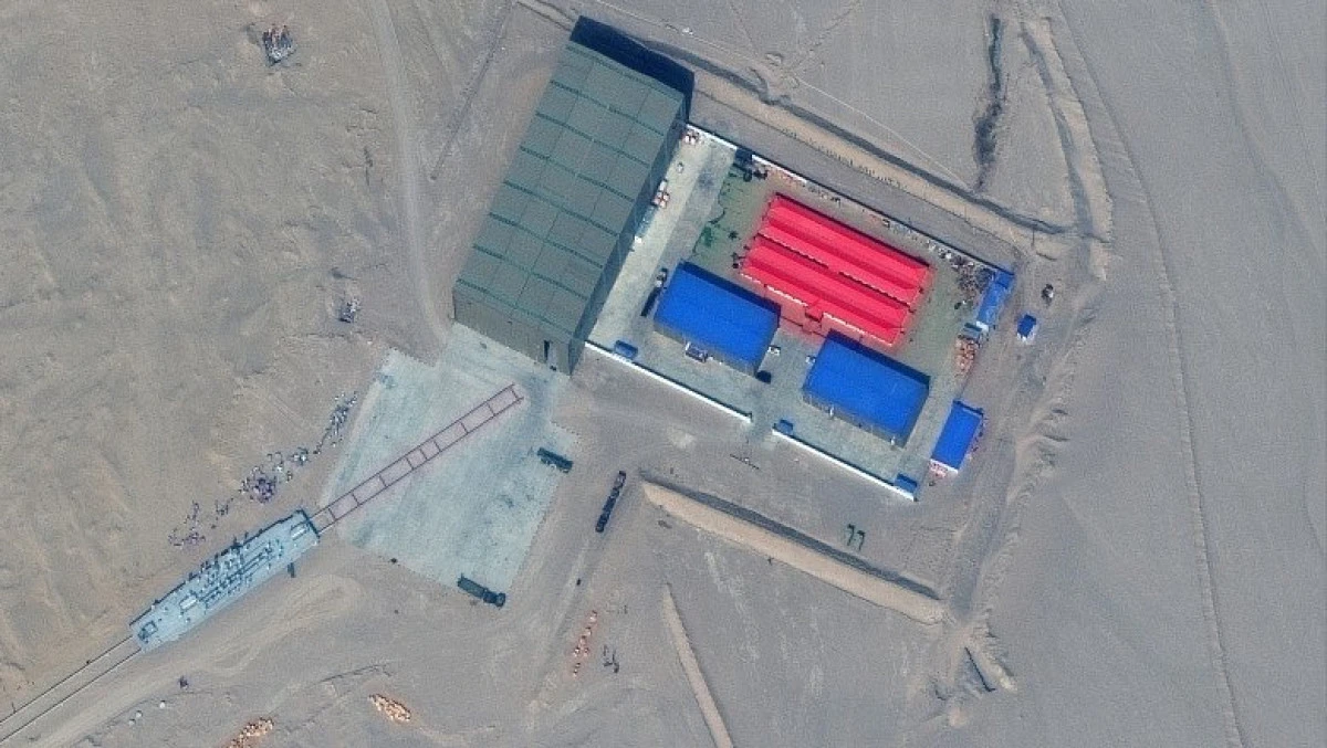 China construiește machete ale unor nave americane ca ținte de antrenament
