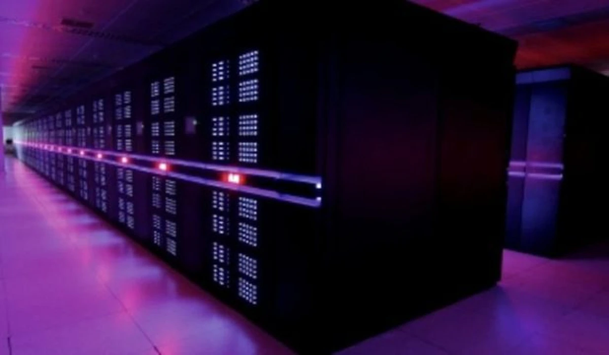 CHINEZII AU REALIZAT PENTRU AL TREILEA AN LA RAND CEL MAI PUTERNIC SUPERCOMPUTER