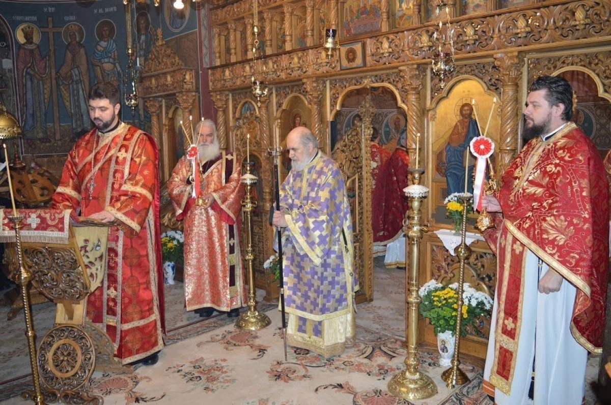 Chiriarhul arădean a săvârșit Sfânta Liturghie la Mănăstirea Hodoș-Bodrog