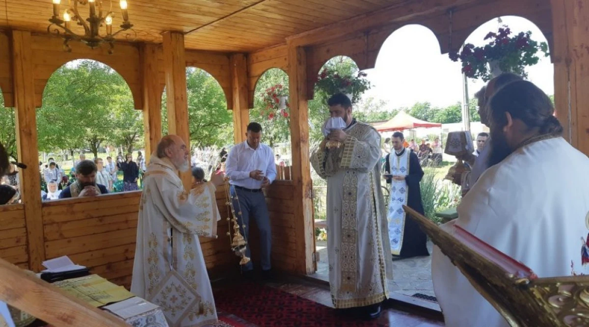 Chiriarhul arădean, la Hramul Schitului de la Tămand