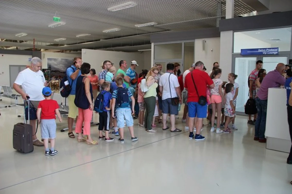 Christian Tour aduce Blue Air pe Aeroportul Arad