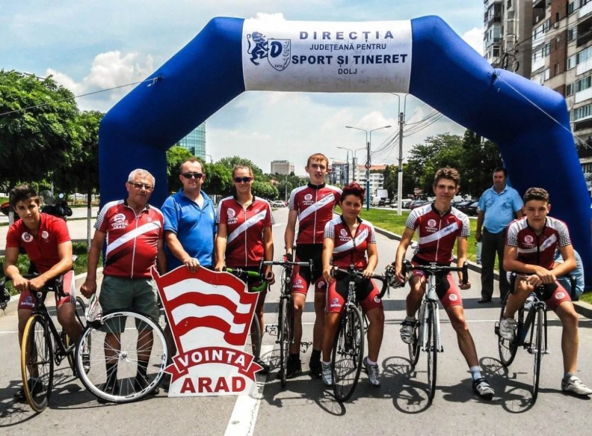CICLISTII DE LA VOINTA ARAD S-AU „BRONZAT” PE SOSEA