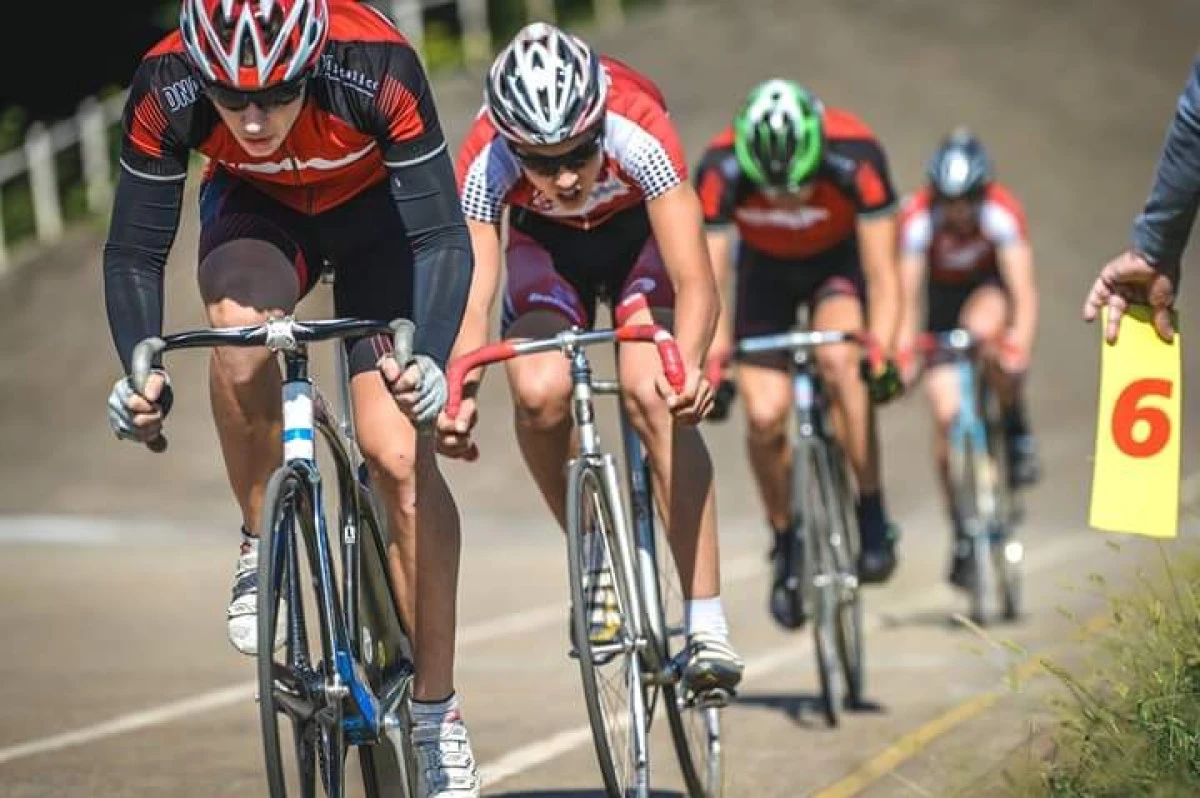 CICLIŞTII VOINŢEI AU CUCERIT MEDALII PE VELODROM
